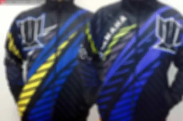 Tawaran menarik buat pecinta Yamaha. Nih, ada jaket berbahan jersey dari Mimaki Racing yang pastinya enggak bikin badan berkuah ketika dipakai beraktivitas. Misalnya, buat di paddock ataupun sekadar untuk life style.