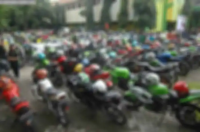 Berlokasi di GOR Merdeka Jombang, Jawa Timur. Klub yang mengatasnamakan B-Monic (Best Motor Ninja Community) Jombang merayakan ulang tahun berdirinya komunitas Kawasaki Ninja ke-3 nya dengan meriah.