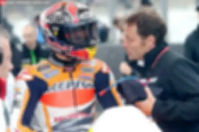 Manajer Marc Marquez ini mantan Juara Dunia GP125 tahun 1999. Sempat berkompetisi di GP250, Alzamora kemudian pensiun di akhir musim 2003.