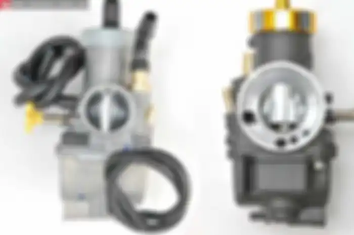 Karburator Keihin PE28 originalnya dari motor Honda NSR SP yang memang didesain buat mesin 2 tak. Sedangkan karbu Super Flow yang sudah didesain cocok dengan karakter mesin 4 langkah.