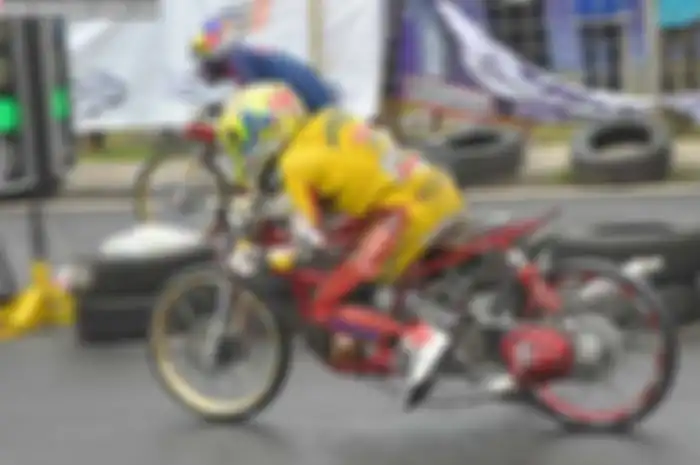 Ajang drag bike belakangan memang tak pernah sepi dari peserta. Jumlah starter acap kali bisa lebih dari 300 starter. Namun, pemenangnya kadang mudah ditebak. Rata-rata ‘disikat’ para pemain lama yang sudah punya jam terbang tinggi.