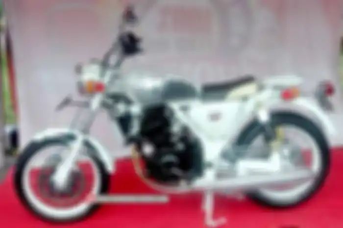 Sudah banyak yang tertipu sama tampilan motor ini. Tengok saja ubahan yang dilakukan oleh Vrop Modified (VM) asal Pangkalpinang, Bangka Belitung (Babel). Sepintas, banyak yang menyangka ini motor klasik jebolan pabrikan berlogo sayap mengepak. Lain c
