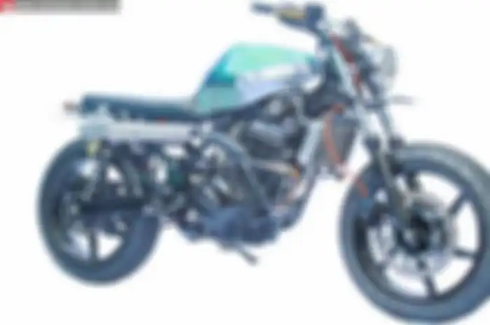 Aliran scrambler, jadi jurus pamungkas Kawasaki Ninja 250R melahap lumpur. “Ubahannya minim dan murah, tapi enggak murahan. Yang penting konsep scrambler-nya dapet,” cetus Donny Permana, owner sekaligus builder Hantu Laut (HL) yang workshop-n