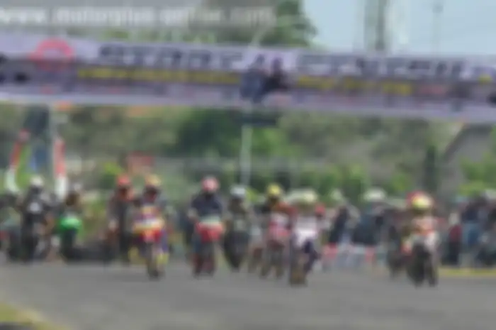 Namun sehubungan dengan masih belum rampungnya tahap pembenahan lintasan di area SC ini, maka waktu pelaksanaannya terpaksa digabungkan sekaligus dengan seri akhir dan masuk grand final. Nah, final Kejurda road race Jabar rencananya digelar di sirkui