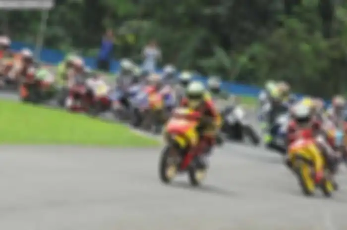 Honda kini bisa sumringah. Bila musim kompetisi tahun lalu selalu didominasi pasukan pabrikan garputala, di kejurnas MotoPrix seri I region 2 yang digelar di sirkuit Sentul Karting, Sentul, Jawa Barat, minggu lalu (9/3) Honda sikat podium 1 dan 2 unt