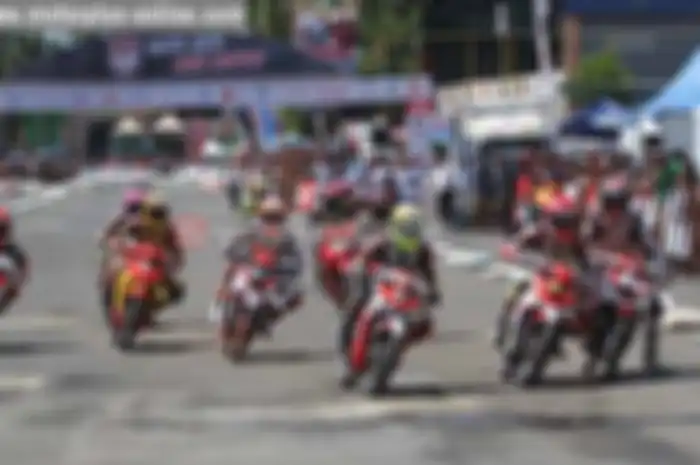 Seri Honda Dream Cup (HDC) 2016 berakhir setelah selesai digelarnya seri terakhir yang berlangsung di GOR Satria, Purwokerto, Jawa Tengah, Minggu (27/11). Dengan begitu sudah didapat juara umum di tiap-tiap kelas yang dilombakan. Dari klasemen akhir 