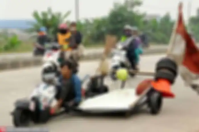 Ingat peristiwa kecelakaan mobil odong-odong di Bekasi, Selasa 6 Mei lalu? Mobil Kijang yang dimodif jadi odong-odong ini ditabrak truk molen dan mengakibatkan korban jiwa anak-anak. Efek dari kejadian ini, pihak kepolisian akan menertiban kendaraan 