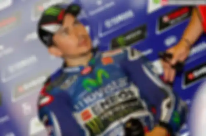 Semenjak Jorge Lorenzo masuk ke kelas para raja di tahun 2008 dan dikontrak Yamaha. Saat itupula Spaniard berkeinginan untuk melanjutkan karir di MotoGP dengan teamnya saat ini, dimana negosiasi kontrak sedang berlangsung.