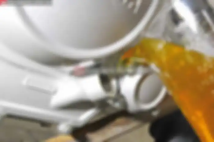 Awas banyak oli palsu beredar di Lampung. Kasus ini terungkap setelah Subdit I Industri Perdagangan dan Direktorat Reserse Kriminal Khusus Polda Lampung menyita 193 dus dan 19 botol oli palsu. Sobat harus waspada. Sebab, bukan tidak mungkin masih ada
