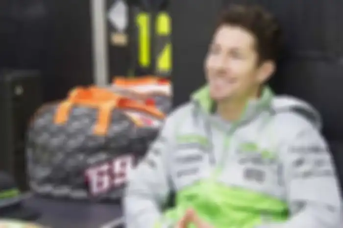 Akhir-akhir ini ada pertanyaan yang bilang apakah Nicky Hayden pindah ke WSBK (world Superbike Championship) tahun depan? Jawabannya bisa iya bisa juga tidak. Pertanyaan Nicky Hayden pindah ke WSBK tahun depan juga di jawab dengan diplomatis oleh Ken