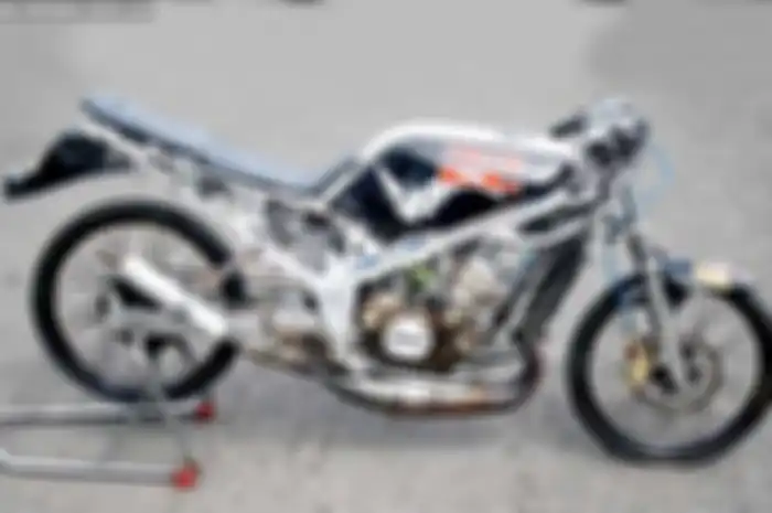 Kawasaki Ninja 150 yang bermain di kelas Sport Standar 2-tak 150 cc ini mulai menunjukkan kemampuannya. Dengan mekanik Koko dari Harlan Jaya Motor, Salatiga, Jawa Tengah, pacuan ini mulai konsisten mencatatkan namanya di podium juara. Dengan pembalap