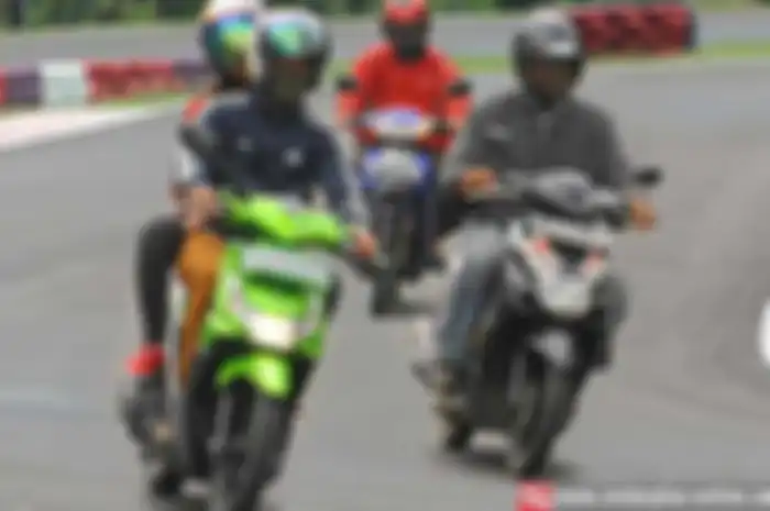 Beberapa komponen racing, rugi dipakai harian. Racing yang arah-nya dengan kecepatan tinggi di atas motor harian. Racing sendiri dipakai dengan kondisi berbeda dengan keadaan di jalan raya umum.