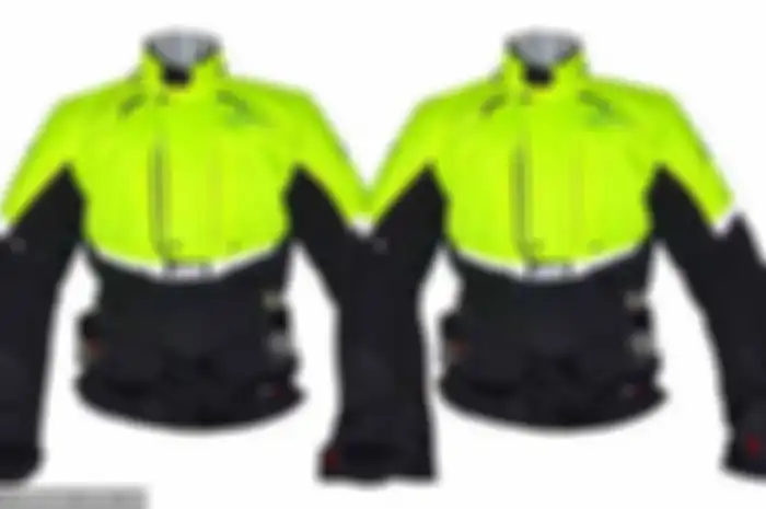 Dua tipe coba ditawarkan Alpinestars. Pertama, Andes Dry Star Jacket. Jaket ini mengunakan bahan polyester. Bahan ini dikenal enggak mudah kusut ataupun melar. Lapisan dalamnya berbahan poliemid. Pastinya sih, pas untuk perjalanan di daerah pegununga