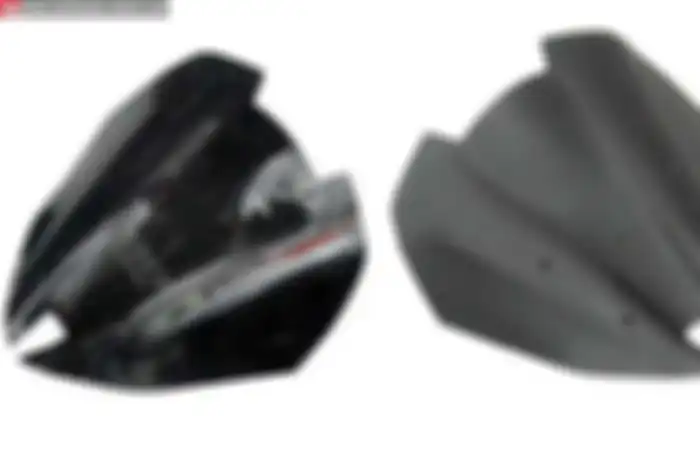 Yang ogah mengubah tampilan standar, ada pilihan windshileld Kawasaki Z250 yang lain. Modelnya mirip kayak bawaan pabrik. Namun, disuguhkan dua pilihan warna. Seperti warna hitam doff dan transparan.