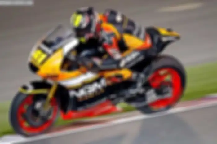 Aleix Espargaro yakin bisa rebut podium di kejuaraan MotoGP tahun ini. Tampil mengesankan dalam sesi tes resmi dan finish ke-4 di seri pertama, Sirkuit Losail, Qatar (24/3) lalu menjadi modal besar bagi pembalap asal Spanyol ini.