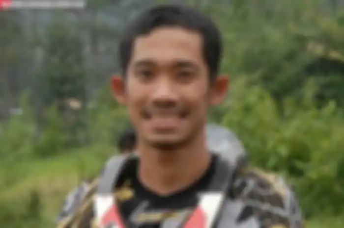 Selasa (11/2), M. Fadli ke Malaysia. Di Negeri Jiran ini Juara Nasional 600 cc tiga kali itu akan tandatangi ikatan kontrak dengan tim Honda Boon Siew, Malaysia.