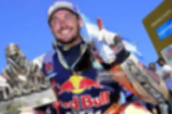 Rider Tim KTM asal Australia, Toby Price berhasil menjuarai Reli Dakar edisi 2016 yang melintasi Argentina-Bolivia, Sabtu (16/1).