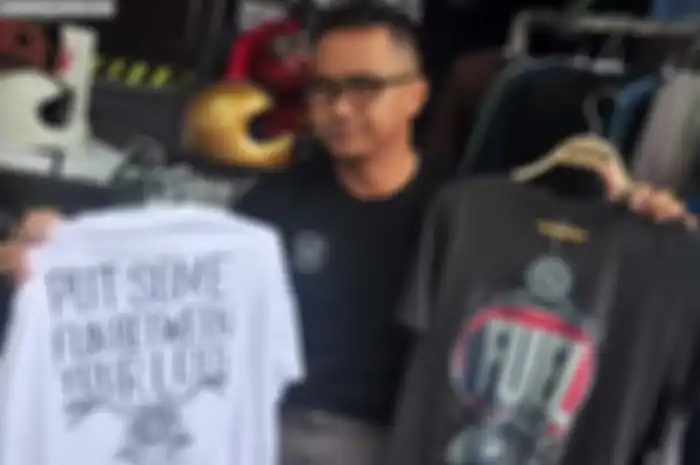 Punya motor kustom, tentu harus didukung apparel yang sesuai konsep. Jangan sampai besutan sudah keren abiez, tetapi rider-nya cupu akibat outfit yang tak nyaman dilihat. Mendukung sinergi antara bikers dan tunggangannya, Kickstart Apparel hadir deng