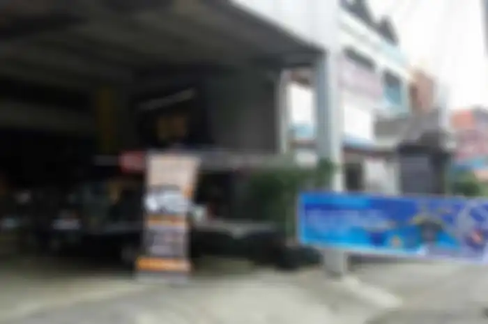 Buat bikers di bilangan Bekasi yang mau ganti oli, boleh mampir nih di gelaran Bengkel Efatra Motor, Galaxy Bekasi. Pasalnya, ajang ini diadakan Top 1 Oil untuk lebih mendekatkan dengan konsumen pada (21-22/1) di Kota Bekasi.