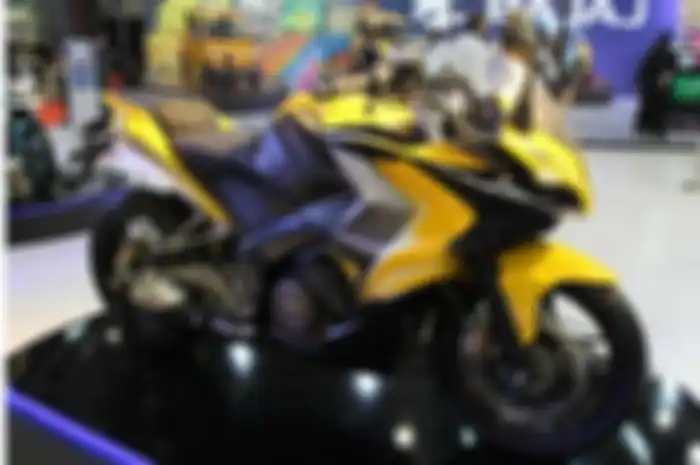 Bajaj Pulsar 200 SS muncul di dealer. Tentu ini bukan di Indonesia, karena di tanah air penjualan motor buatan Bajaj sudah diambil alih oleh PT Kawasaki Motor Indonesia (KMI). Penampakan motor sport 200 cc ini ada disebuah dealer yang berlokasi di Tu