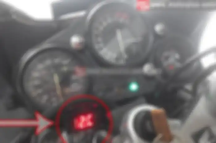 Honda NSR 150 yang bermesin 2-tak punya part yang bernama RC Valve. Kerjanya mirip dengan KIPS di motor Kawasaki Ninja 150 yang juga bermesin 2-tak. Bedanya, RC Valve diatur oleh chip sedangkan KIPS tidak. Nah, ada tips untuk cegah RC Valve Honda NSR
