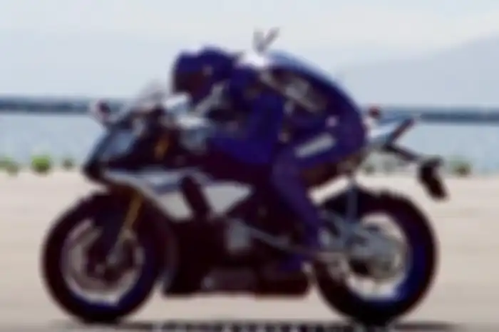 Yamaha terus berinovasi untuk mengikuti perkembangan zaman. Paling baru, Yamaha kembangkan robot untuk mengalahkan Valentino Rossi. Robot pintar ini sengaja didesain untuk bisa mengendari motor model sport.