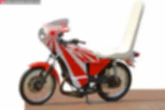 Melihat desain motor Syukra Dede, kita langsung ingat Bosozoku Motorcycle MG di Jepang. Inilah RX-King Gaya Geng Jepang. Geng ini termasuk sangat ditakuti, kerap bikin onar di Jepang  dan setelah punya kisah panjang di dunia kriminal jalanan, life me