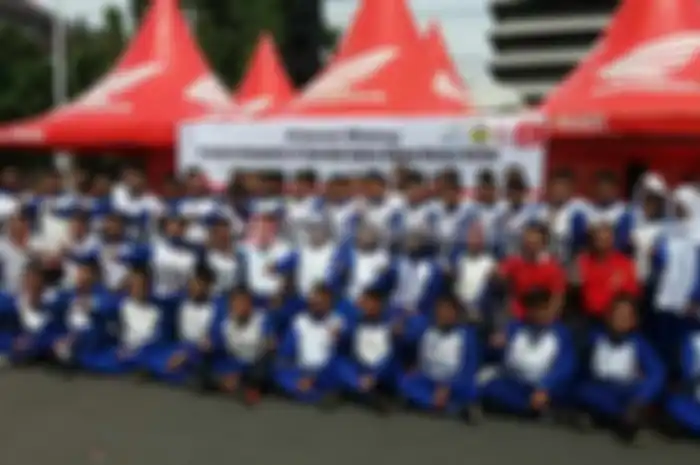 Bertempat di sepanjang ruas Jl. Pahlawan, Semarang berlangsung Skill Contest Safety Riding pada Sabtu (25/2).