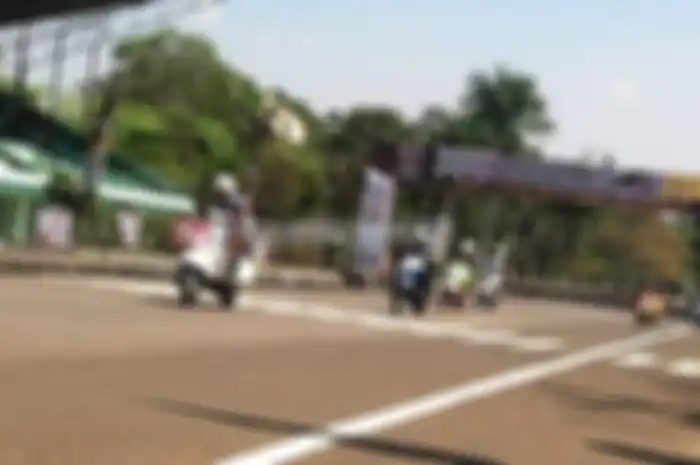 Lapangan Brigif Cimahi dipadati peserta kejuaraan seri 1 Indonesia Scooter Championship. Balap digelar 5-6/08/16, Indonesia Scooter Championship diikuti 330 starter dengan 21 kelas yang dilombakan.