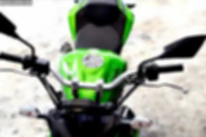 Posisi badan waktu pakai Kawasaki Z250SL untuk sebagian peturing terlalu nunduk. Masalanya, setang ZS250L kurang panjang dan gak sejalan dengan nuansa street fighter. Nah, supaya posisi badan lebih tegak dan sigap, ganti raiser setang yang lebih ting