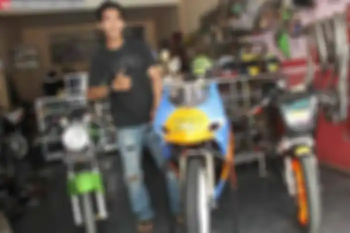 Kisahnya berawal dari bengkel kecil-kecilan di sekitaran Margonda Depok, Jawa Barat. Tapi kini, Ismanto Situmorang yang akrab disapa Anton sudah memiliki bengkel yang lebih besar dan kokoh berlabel Anton #24 Speed Shop di Jl. Kalimulya Cilodong, Jawa