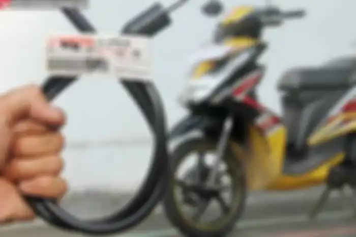 Ady Maulana pemilik bengkel Ady Motor di Jl. Raya Cinangka, Bojongsari, Depok, Jawa Barat kerap mendapat keluhan dari penunggang Yamaha Xeon RC. Kabel speedometer skubek Yamaha 125 cc ini mudah putus yang membuat panel indikator kecepatan tidak berfu