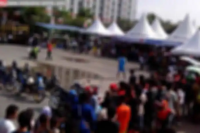 Gempita Suzuki Mega Camp hari kedua, menghadirkan duo freestyler asal Jogjakarta yang didatangkan oleh PT. SIS ke Lapangan parkir GOR Sempaja, Samarinda, lokasi gelaran, Minggu (1/12). Dia adalah Wawan Sate dan Dimas Dabeng.