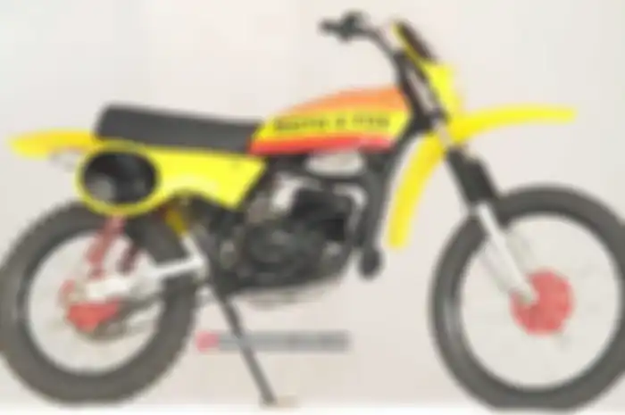 Sugiyono alias Mas No dari bengkel Rockwell Workshop di Sumur Batu, Kemayoran, Jakarta Pusat, kedatangan tamu spesial. Tamunya modifikasi Suzuki TS 100  Suzuki TS 100 1978 atau hampir 40 tahun. Suzuki TS100 sudah klasik bro, terus modifikasi bikin ta