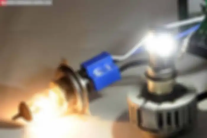 Edisi lalu dibahas tentang lampu utama atau headlamp LED. Konon terkenal irit listrik dibanding dengan bohlam jenis pijar yang biasa dipakai menjadi headlamp sepeda motor. Tidak boros setrum sehingga cocok untuk motor injeksi.