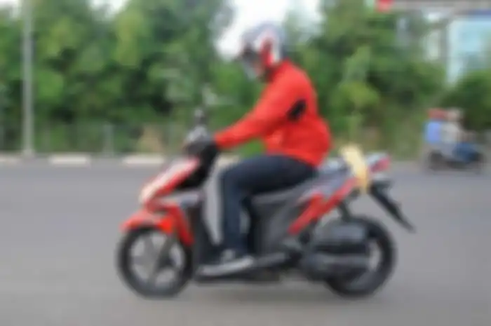 Salah satu cara meningkatkan kemapuan pengereman model disc brake, yakni dengan mengganti slang rem jenis high performance atau sering juga dijuluki selang rem racing. Tapi apa benar mampu bikin lebih cieettt..?