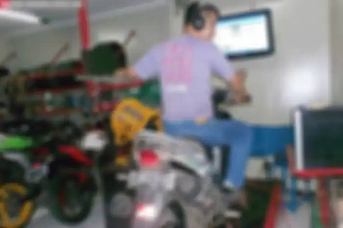 Umumnya knalpot yang dijual di pasaran punya spesifikasi tertentu. Misalnya, buat standaran atau tune up harian (tanpa bore up), atau bore up sampai sekian cc. Ciri-cirinya, bisa dilihat dari diameter leher knalpot.