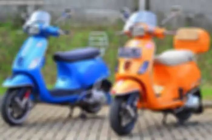 Rindu akan Vespa PTS, David dan Barno sepakat memilih Vespa S sebagai pacuan idamannya. David yang juga pemilik Mottrativo, bengkel variasi Piaggio di Jl. Raya Pondok Aren, Tangerang Selatan pilih kelir matte blue. Sedangkan Barno, cocok dengan kelir