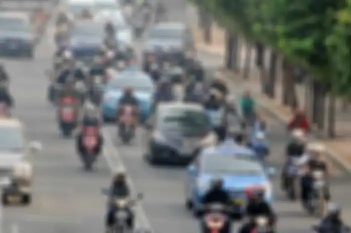 Angka pertumbuhan sepeda motor terus menjulang. Kemacetan tidak hanya dialami pengguna mobil, tetapi pengendara juga sudah merasakan hal serupa. Untuk membantu mengurangi kemacetan, Pemda DKI akan melarang motor melintasi beberapa jalan protokol?