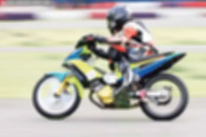 Padatnya event fun race yang diadakan di Sirkuit Internasional Sentul, Bogor, Jawa Barat, membuat semangat para mekanik untuk unjuk gigi di ajang ini semakin besar. Seperti pacuan balap yang digarap Pauzan alias Jantuk, punggawa dari ABJ 13 RRT.