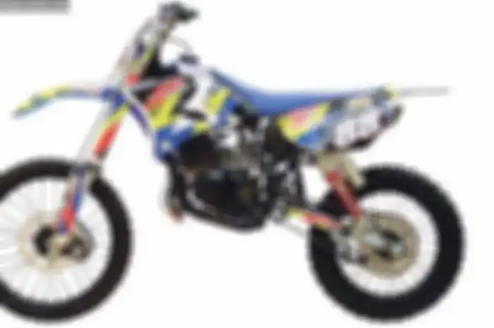 Mungkin ini bukan motor terbaik milik Pamamay. Namun motor ini punya catatan sejarah yang panjang dan penting dalam hidup pengusaha bidang jasa pengelasan ini. “Motor ini jadi saksi sejarah perjuangan hidup saya, dari mulai nol hingga seperti sekaran