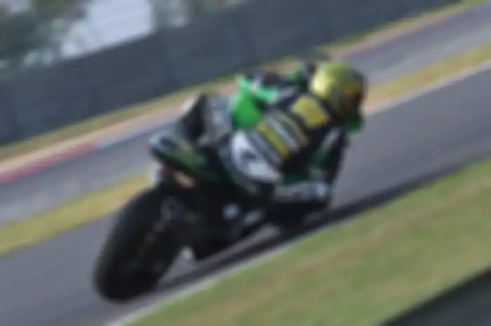 Sesi latihan bebas alias free practice 1-3 Asia Road Racing Championship (ARRC) kelas 600 cc usai digelar di sirkuit Buddh International, India (30/9). Dua dari empat racer Indonesia,
