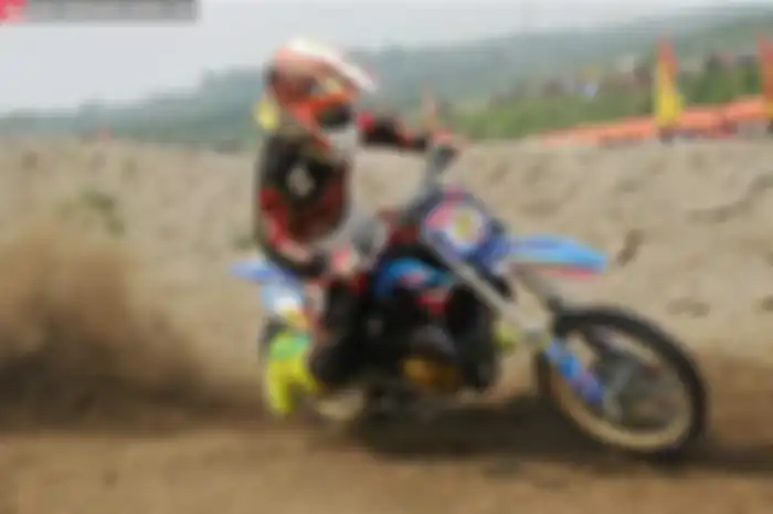 Pacuan balap grasstrack di Sumatera Utara justru lebih ramai bebek modifikasi, yang memakai basic motor sport malah jarang.