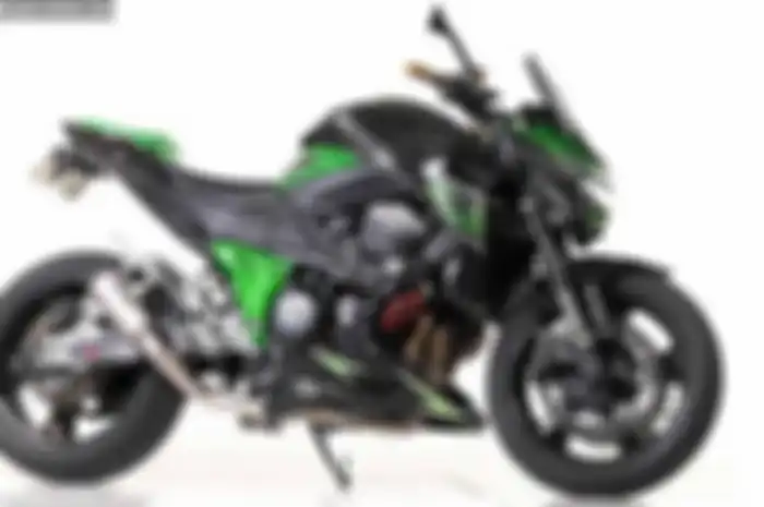 Invisible. Mungkin, itu kata yang paling tepat buat menggambarkan sosok Kawasaki Z800 ini. Pasalnya, tampilan motor ini terlihat hampir mirip dengan bawaan standarnya. Padahal, jika dirinci jelas, hampir semua pakai part racing.