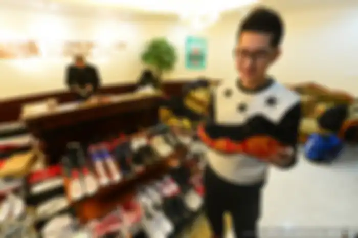 Jual Koleksi Sepatu Cowok Ini Bisa Beli Apartemen