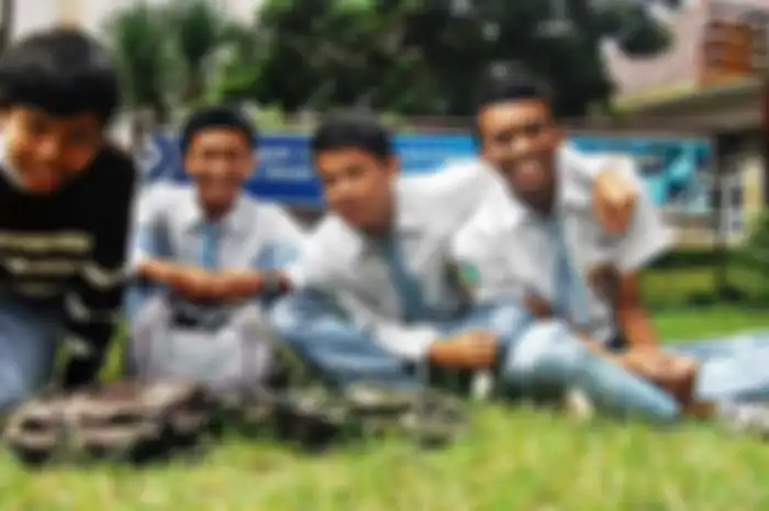 Lebih akrab sama teman