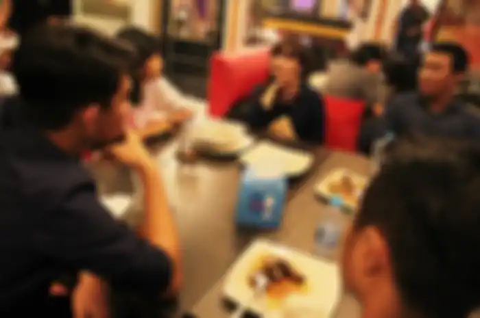 Tempuh Perjalanan Satu Malam Demi Buka Puasa Bareng Stella Cornelia