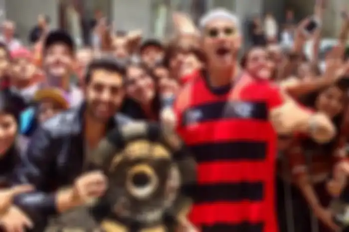 Bercanda Berlebihan Drummer RHCP Dikecam Fans Flamengo