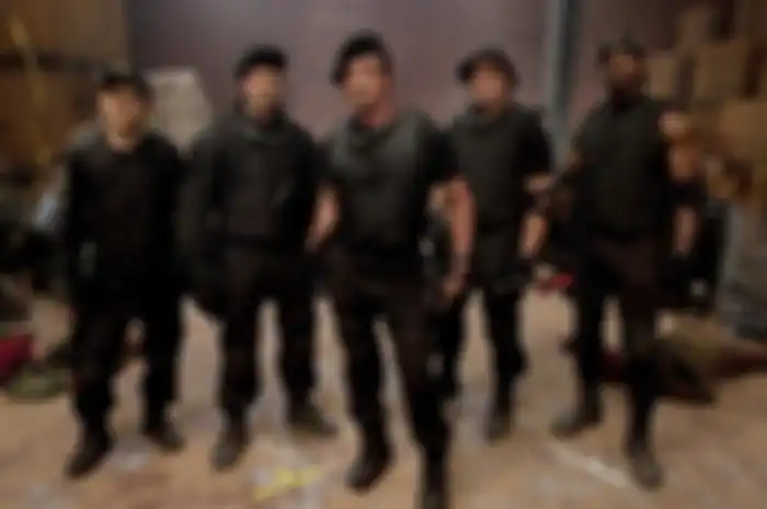 The Expendables Ungguli Eat Pray Love