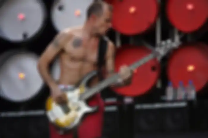 Bassist Red Hot Chili Peppers Akan Rilis Solo EP